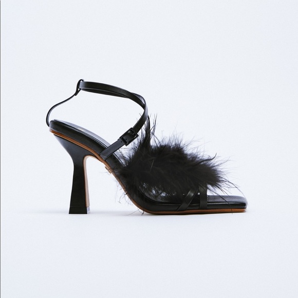 ‼️SOLD‼️Zara feather sandals - Picture 1 of 3